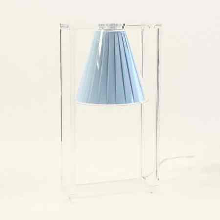 La lampe à poser Light Air by Eugeni Quitllet La lampe à poser Light Air by Eugeni Quitllet